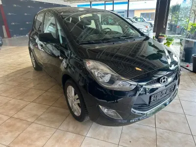 Gebraucht Hyundai ix20 125 PS (91 kW) 2013 Schwarz Kleinwagen