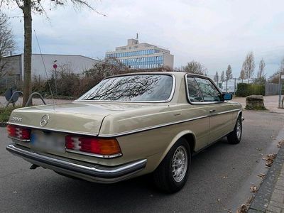 Second-hand Mercedes 230 136 CP (100 kW) 1983 Verde Coupe