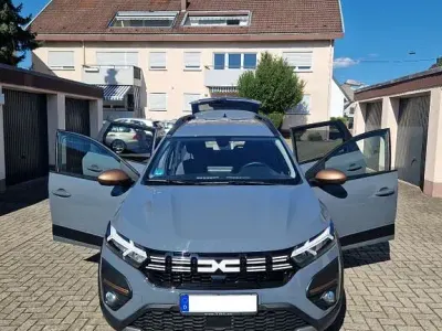 Gebraucht Dacia Jogger Extreme 101 PS (74 kW) 2024 Grau Van / Kleinbus