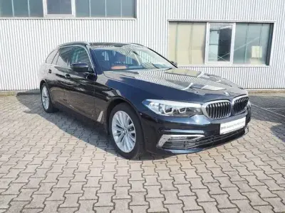 Gebraucht BMW 520 Luxury Line 190 PS (139 kW) 2020 Azuritschwarz metallic Kombi