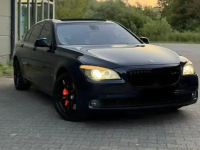 Gebraucht BMW 740 326 PS (239 kW) 2009 Schwarz Limousine