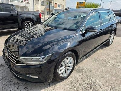Gebraucht VW Passat Business 150 PS (110 kW) 2023 Schwarz Kombi
