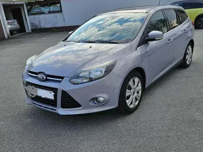 Gebraucht Ford Focus SYNC Edition 125 PS (91 kW) 2014 Grau Kombi