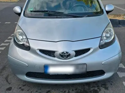 Gebraucht Toyota Aygo 68 PS (50 kW) 2006 Grau Kleinwagen