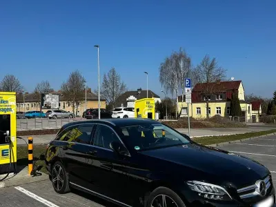 Gebraucht Mercedes C300e 306 PS (225 kW) 2019 Schwarz Kombi