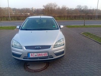 Gebraucht Ford Focus 101 PS (74 kW) 2005 Grau Limousine