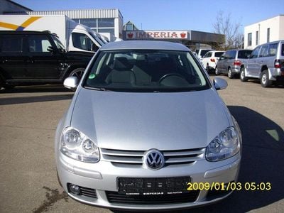 Usata VW Golf V 102 CV (75 kW) 2007 Argento Berlina
