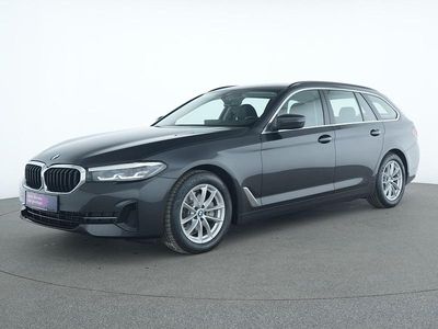 Gebraucht BMW 520 Sport Line 190 PS (139 kW) 2023 Schwarz Limousine