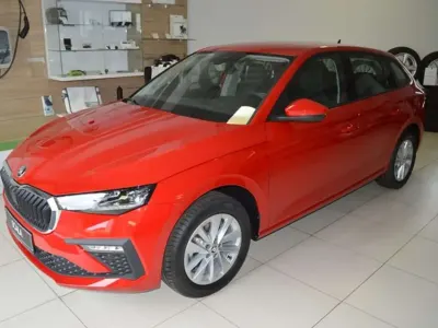 Gebraucht Skoda Scala Selection 116 PS (85 kW) 2024 Velvet rot metallic Kleinwagen