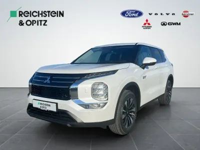 Neu Mitsubishi Outlander P-HEV Plus 136 PS (100 kW) 2025 Titanweiß SUV