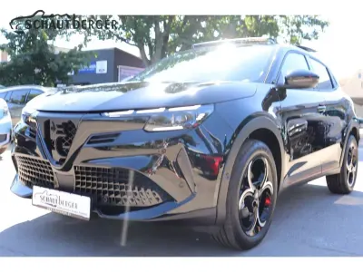Neu Alfa Romeo Junior 145 PS (106 kW) 2026 Schwarz SUV
