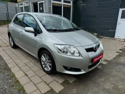 Gebraucht Toyota Auris Team 97 PS (71 kW) 2009 Silber Kleinwagen