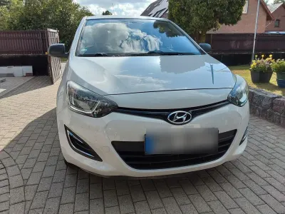Gebraucht Hyundai i20 Edition 86 PS (63 kW) 2013 Kleinwagen