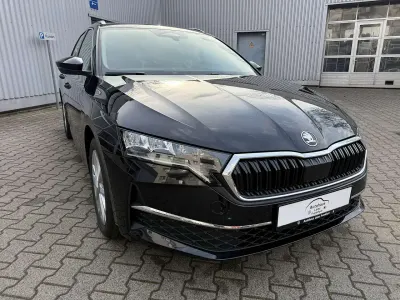 Neu Skoda Octavia Selection 150 PS (110 kW) 2025 Schwarzmagic perleffekt Kombi
