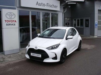 Neu Toyota Yaris Hybrid Business Edition 92 PS (67 kW) 2025 Schneeweiss Limousine