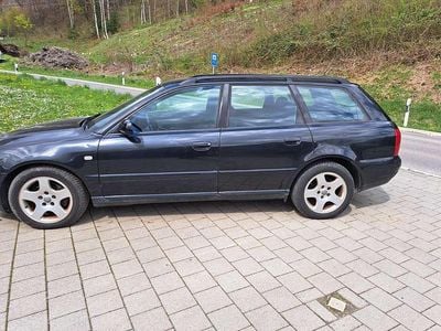 Schwarz Gebraucht 2001 Audi A4 Kombi | 4.999 €