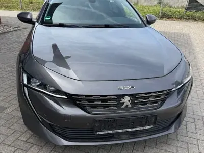 Gebraucht Peugeot 508 SW Allure 131 PS (96 kW) 2021 Grau Kombi