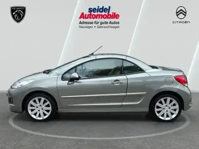 Gebraucht Peugeot 207 CC Allure 120 PS (88 kW) 2012 Ermitage grau (metallic) Cabrio