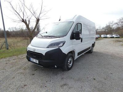 Gebraucht Toyota Proace Comfort 140 PS (102 kW) 2024 Icy white Van / Kleinbus