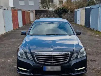 Gebraucht Mercedes E200 Avantgarde 184 PS (135 kW) 2013 Grau Limousine