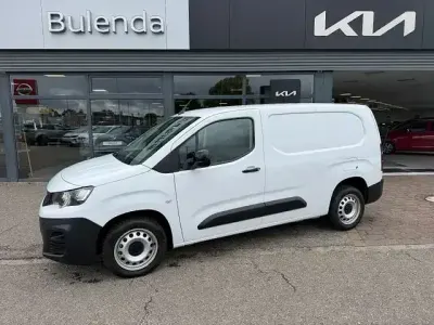 Gebraucht Peugeot Partner Premium 131 PS (96 kW) 2023 Weiß Van / Kleinbus