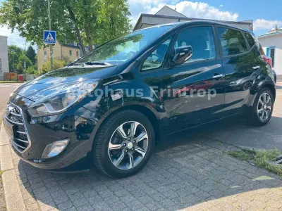 Gebraucht Hyundai ix20 Passion 90 PS (66 kW) 2017 Phantom black Kleinwagen