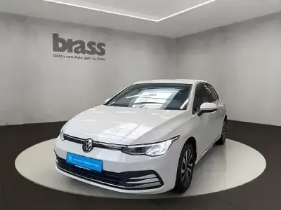Gebraucht VW Golf VIII Active 116 PS (85 kW) 2022 Pure white Limousine
