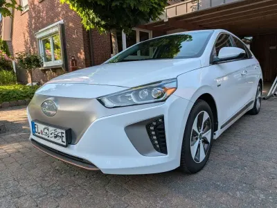 Gebraucht Hyundai Ioniq Premium 88 kW (120 PS) 2016 Weiß Kleinwagen