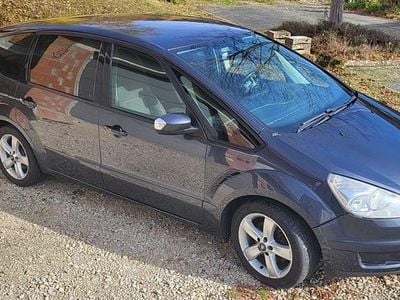 Grau Gebraucht 2007 Ford S-MAX Van / Kleinbus | 2.300 € (Guter Preis)