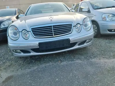 Usata Mercedes E280 180 CV (132 kW) 2006 Argento Berlina