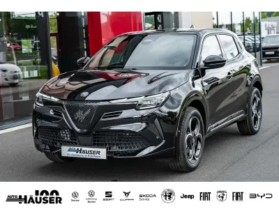 Neu Alfa Romeo Junior Edizione Speciale 145 PS (106 kW) 2026 Schwarz SUV