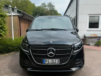 Gebraucht Mercedes V300 Avantgarde 239 PS (175 kW) 2024 Schwarz Van / Kleinbus