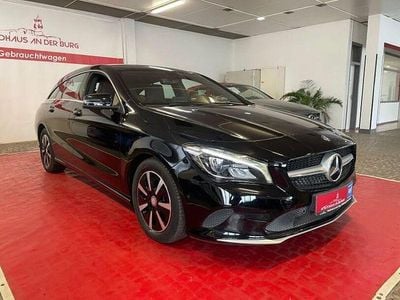 Gebraucht Mercedes CLA180 Shooting Brake 109 PS (80 kW) 2016 Nachtschwarz  unilack Kombi