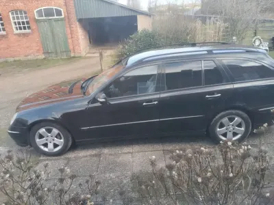 Gebraucht Mercedes E280 Avantgarde 177 PS (130 kW) 2004 Kombi