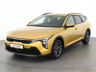 Neu Kia K4 150 PS (110 kW) 2026 Beige Kombi