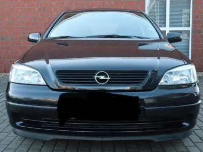 Usata Opel Astra Elegance 101 CV (74 kW) 2001 Nero Berlina