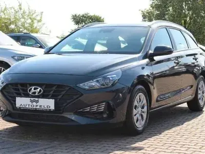 Gebraucht Hyundai i30 Select 120 PS (88 kW) 2020 Grau Kombi