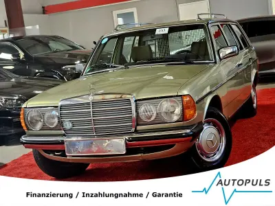 Gebraucht Mercedes 230 136 PS (100 kW) 1980 Grün Kombi