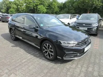 Gebraucht VW Passat GTE 218 PS (160 kW) 2022 Deep black perleffekt Kombi
