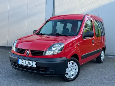 Begagnad Renault Kangoo 75 HK (55 kW) 2007 Röd Minibuss