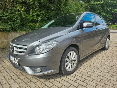Gebraucht Mercedes B200 136 PS (100 kW) 2013 Grau Van / Kleinbus