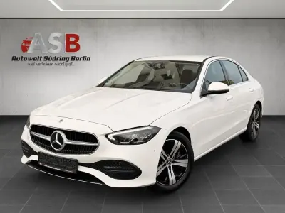 Gebraucht Mercedes C200 Avantgarde 204 PS (150 kW) 2023 Weiß Limousine