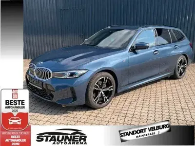 Gebraucht BMW 320 M Sport 190 PS (139 kW) 2025 Arctic race bluemetallic Kombi