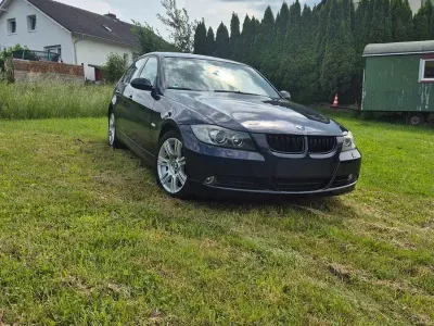 Gebraucht BMW 320 150 PS (110 kW) 2006 Blau Limousine