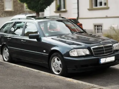 Gebraucht Mercedes C200 136 PS (100 kW) 1998 Blau Kombi