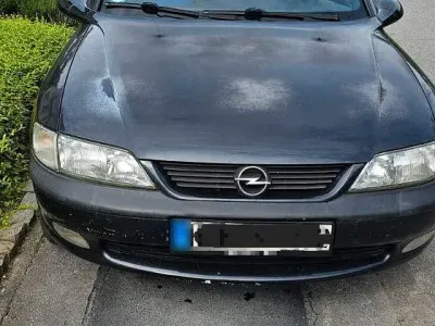 Gebraucht Opel Vectra 116 PS (85 kW) 1997 Schwarz Kombi