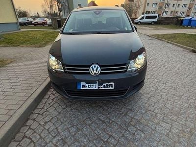 Gebraucht VW Sharan Comfortline 184 PS (135 kW) 2017 Grau Van / Kleinbus