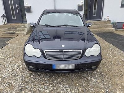 Gebraucht Mercedes C220 143 PS (105 kW) 2001 Blau Limousine
