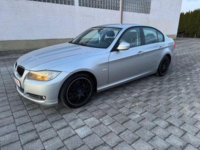 Gebraucht BMW 318 143 PS (105 kW) 2009 Silber Limousine