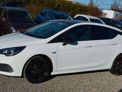 Gebraucht Opel Astra 125 PS (91 kW) 2018 Schneeweiss/olympic/summit whi Limousine